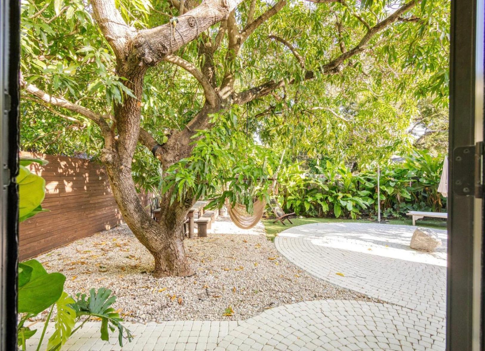 Buenavista Bungalow Miami Bagian luar foto